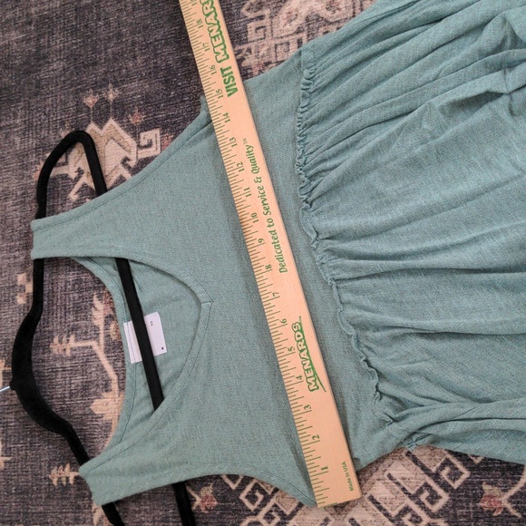 wandering dreams NY medium green tank cropped top - Picture 7 of 8